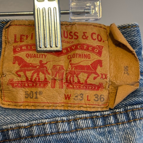 Levis 501 Jeans Mens 33x36 Blue Button Fly Medium Wash Mid Rise Denim Workwear - Picture 6 of 7